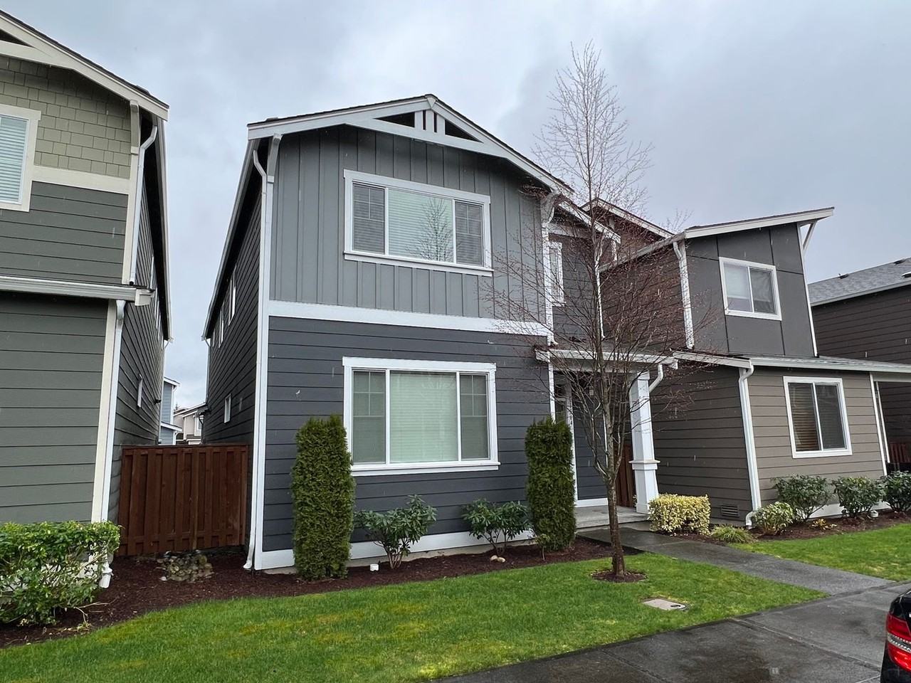 11564 173rd St E - Photo 2 of 10