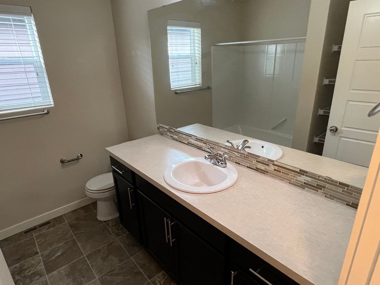 11564 173rd St E - Photo 5 of 10