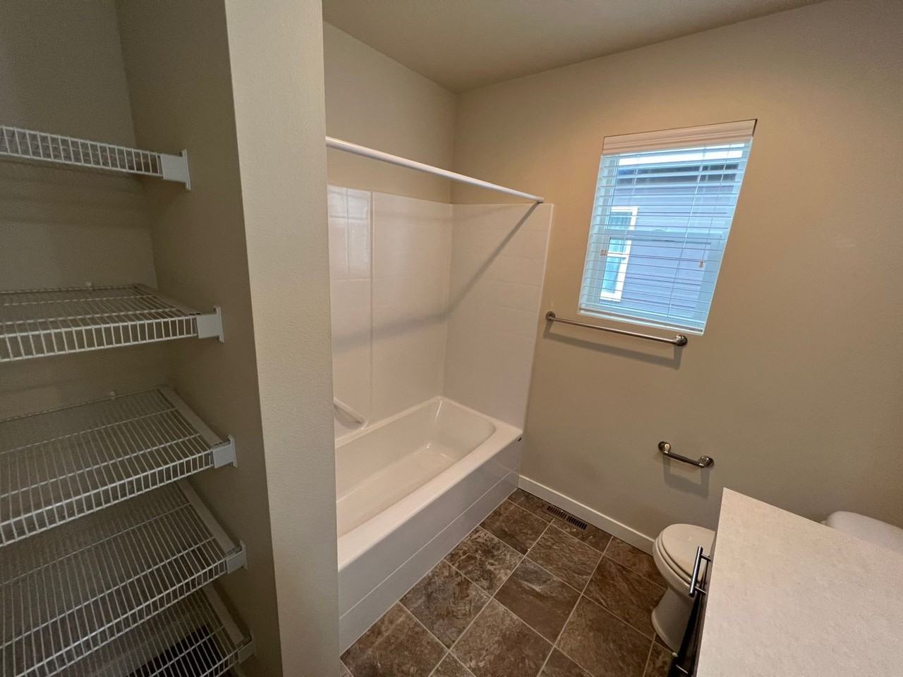 11564 173rd St E - Photo 6 of 10