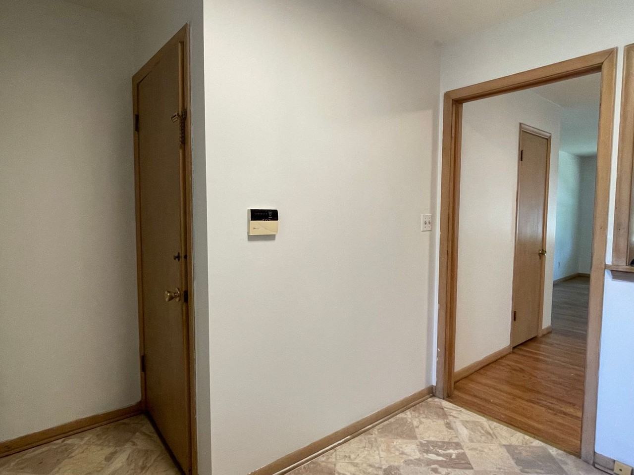 731 W 85th St - Photo 5 of 17