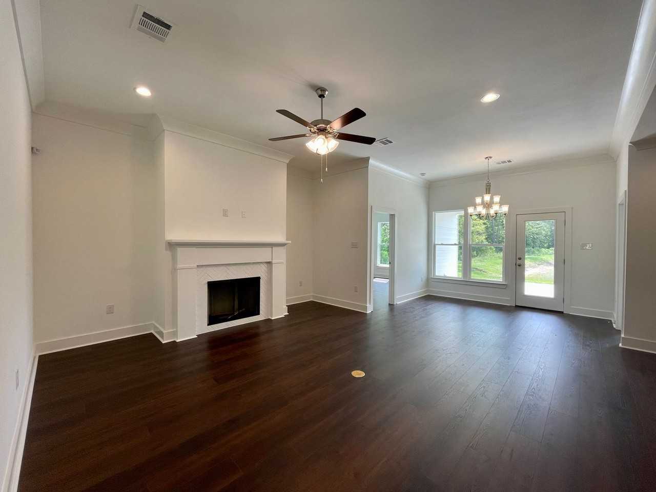 9674 Brookfield Ave - Photo 3 of 18