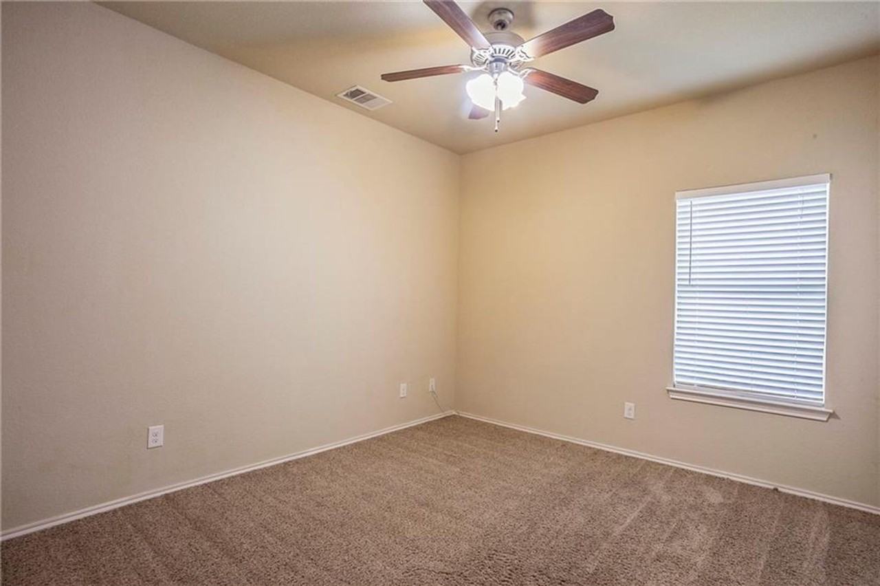 323 French Ave - Photo 7 of 16