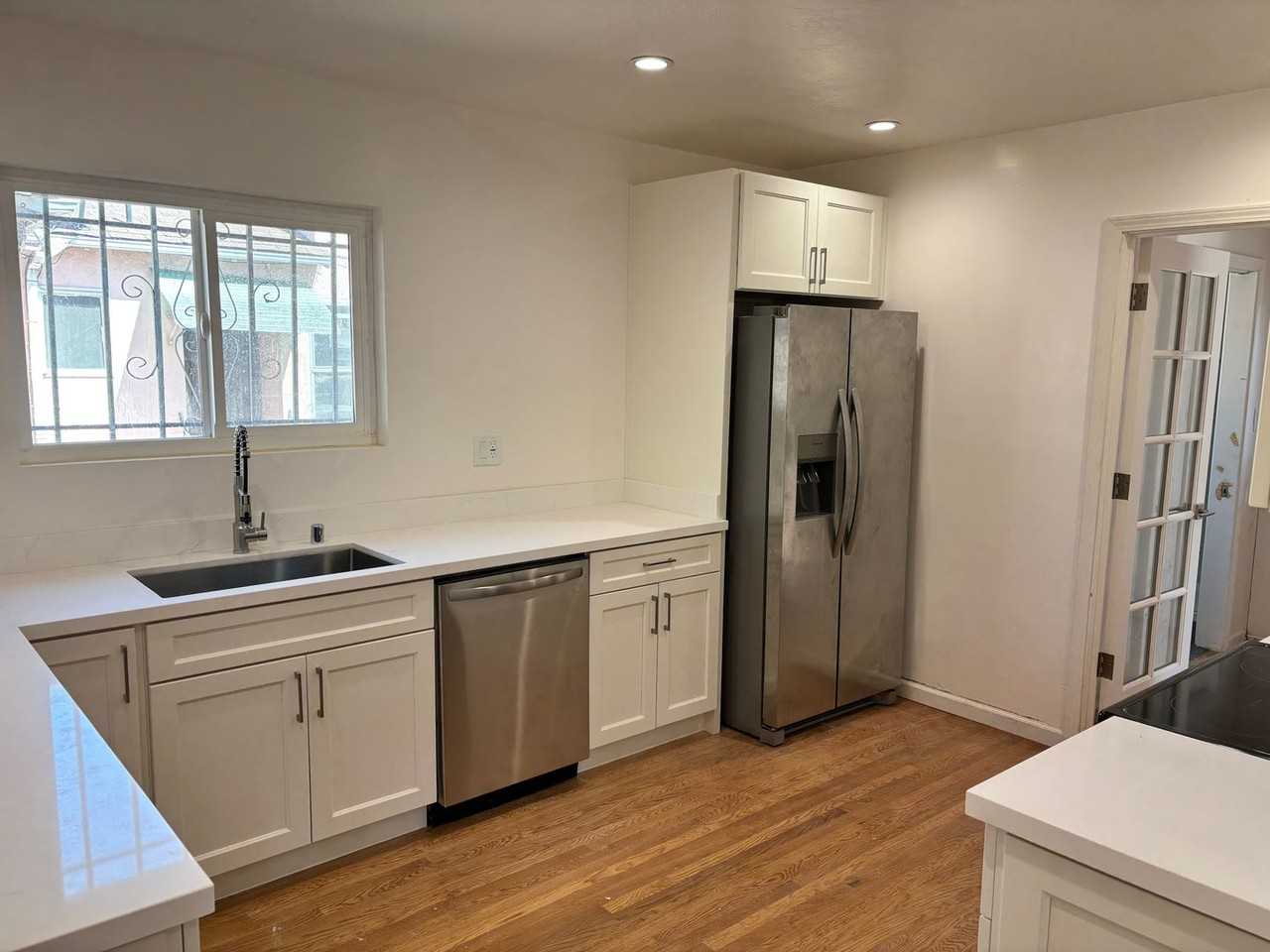 2305 Legion Ave - Photo 2 of 13