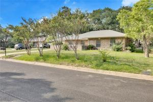 featured image of 2406 Sheri Oak Ln