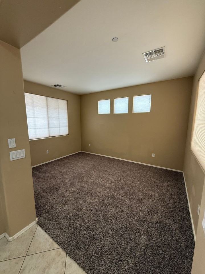 3680 W Scavenger Dr - Photo 4 of 34