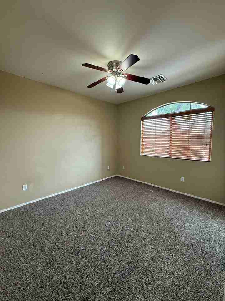 3680 W Scavenger Dr - Photo 5 of 34