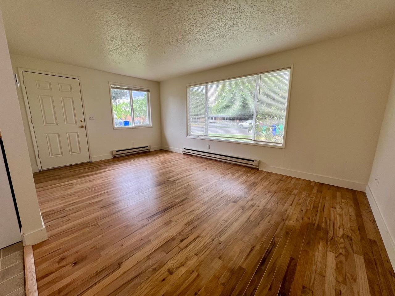 10721 Se Bush St - Photo 2 of 17