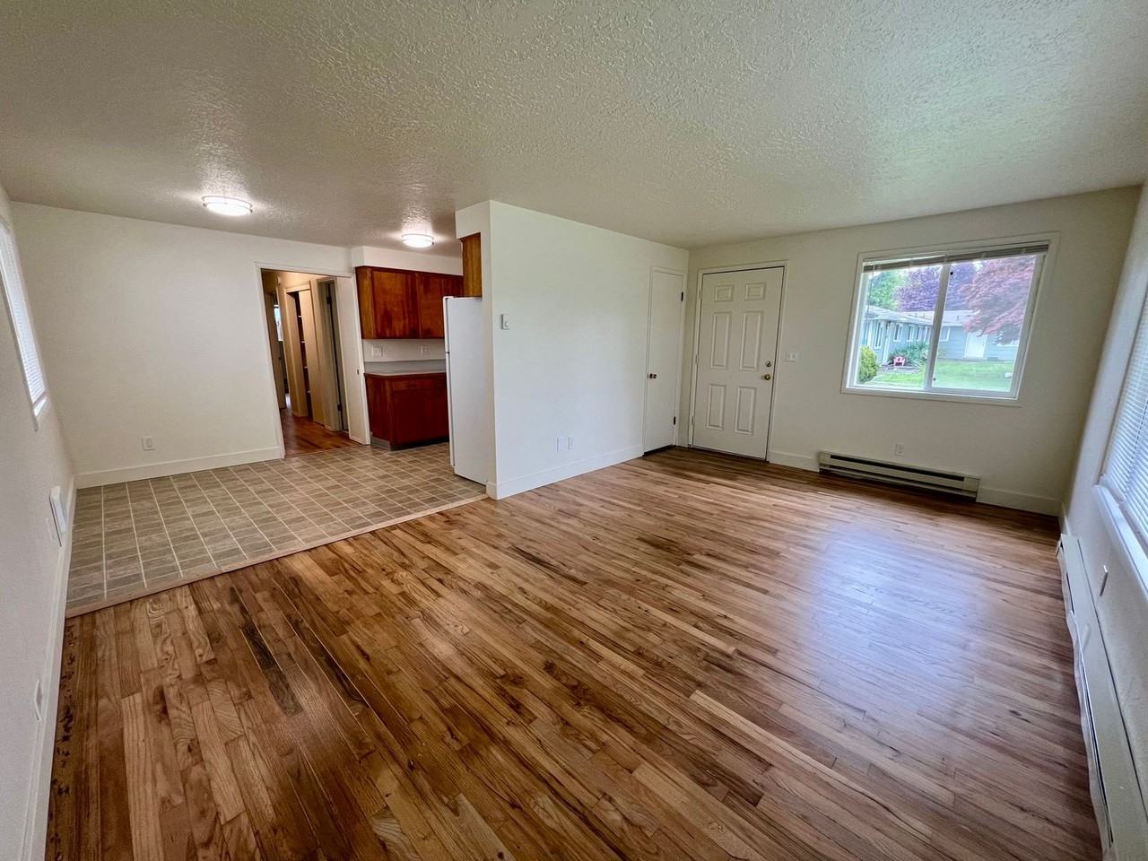 10721 Se Bush St - Photo 3 of 17