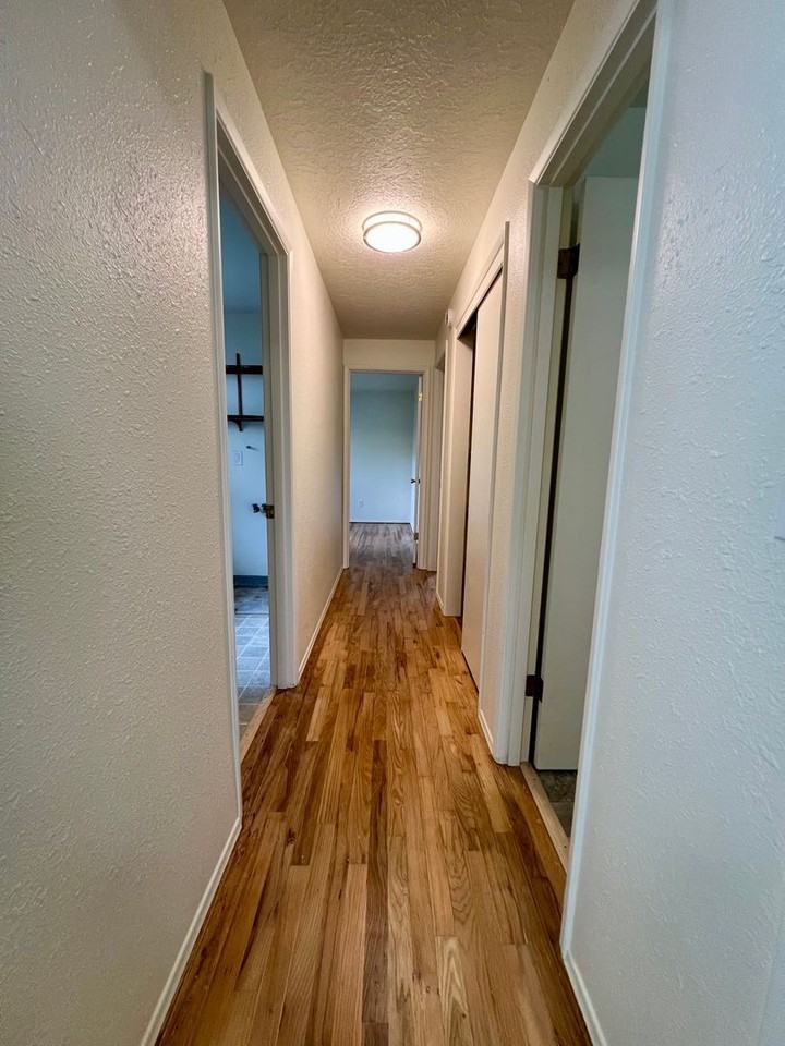 10721 Se Bush St - Photo 7 of 17