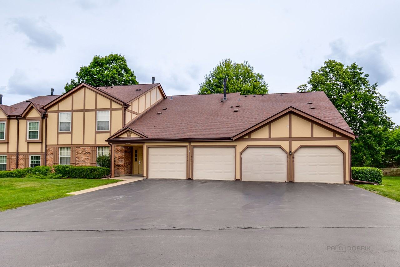 1075 Auburn Ln #1075 - Photo 4 of 26