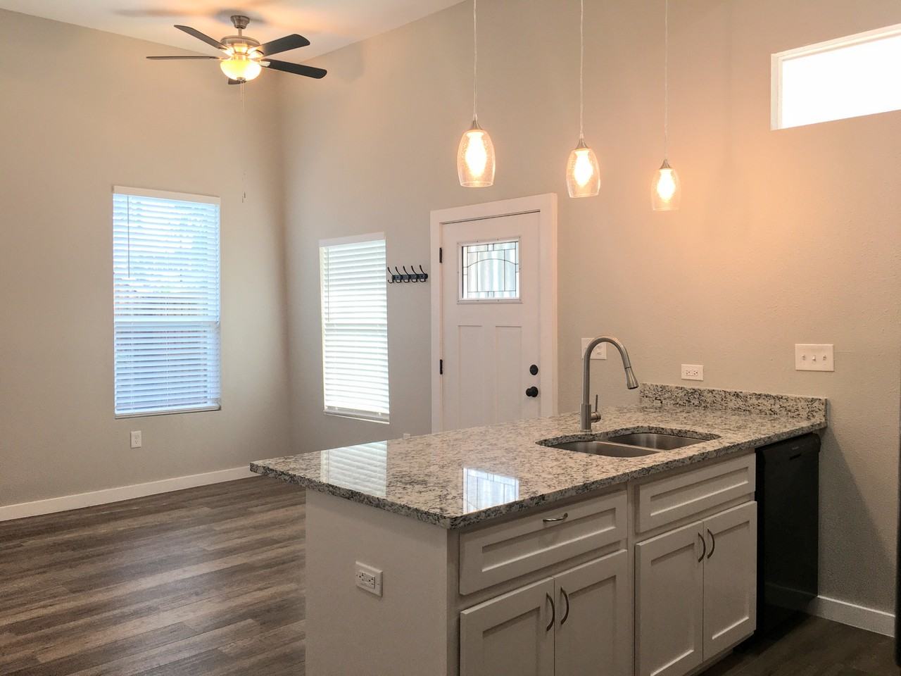 512 N Kentucky St #B - Photo 7 of 35