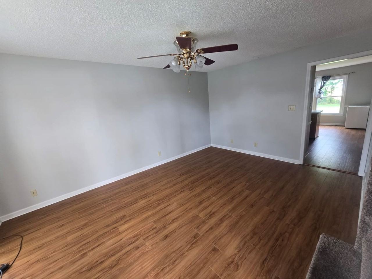 1225 Cobblestone Ln - Photo 2 of 16