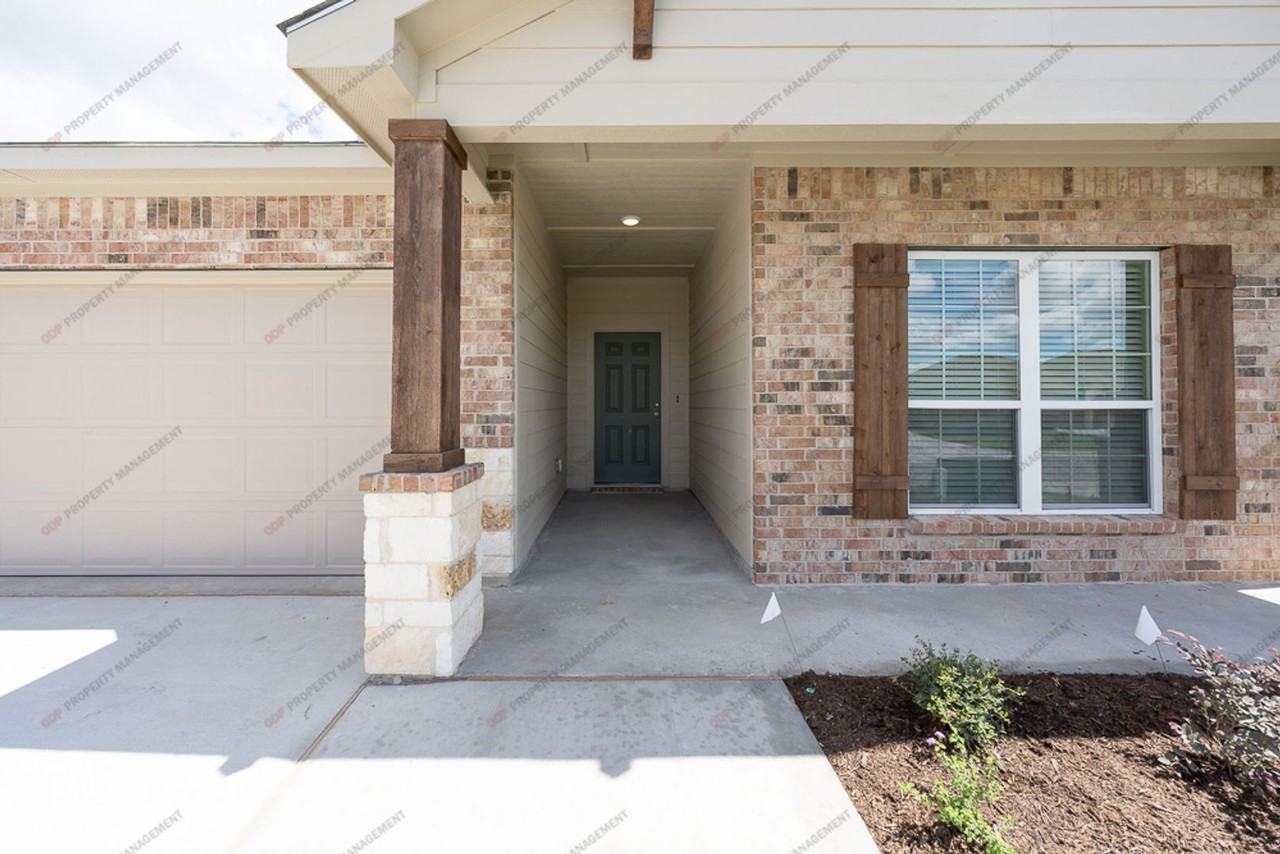 5305 Friars Loop - Photo 3 of 29