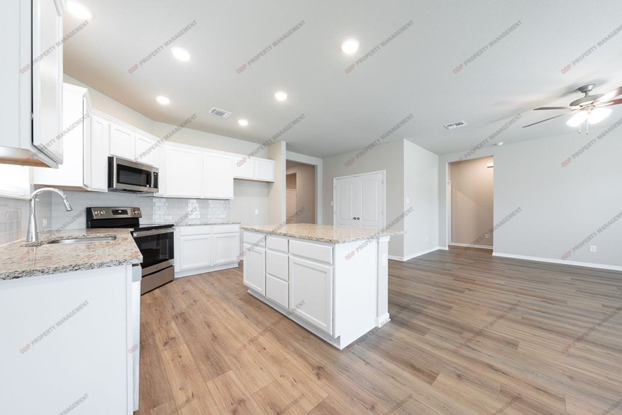 5305 Friars Loop - Photo 7 of 28