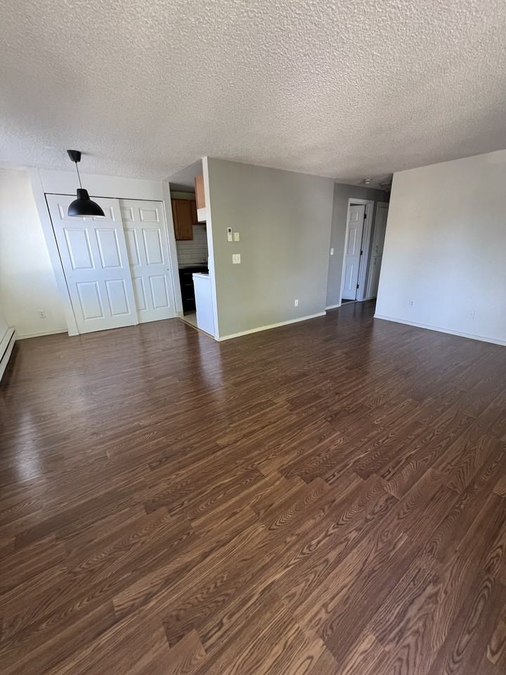 4925 Se 71st Ave - Photo 4 of 50