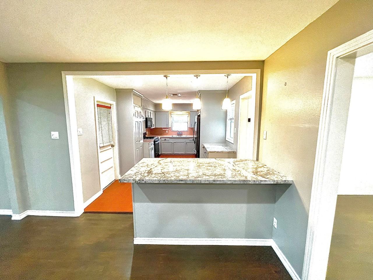809 Woodstock St #NA - Photo 6 of 29