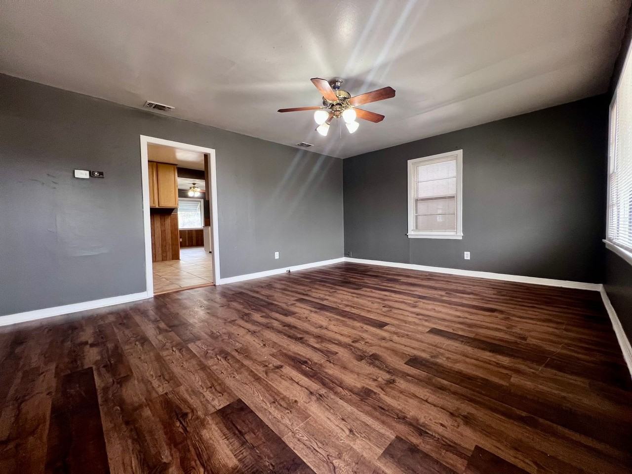 835 S 11th St - Photo 2 of 11
