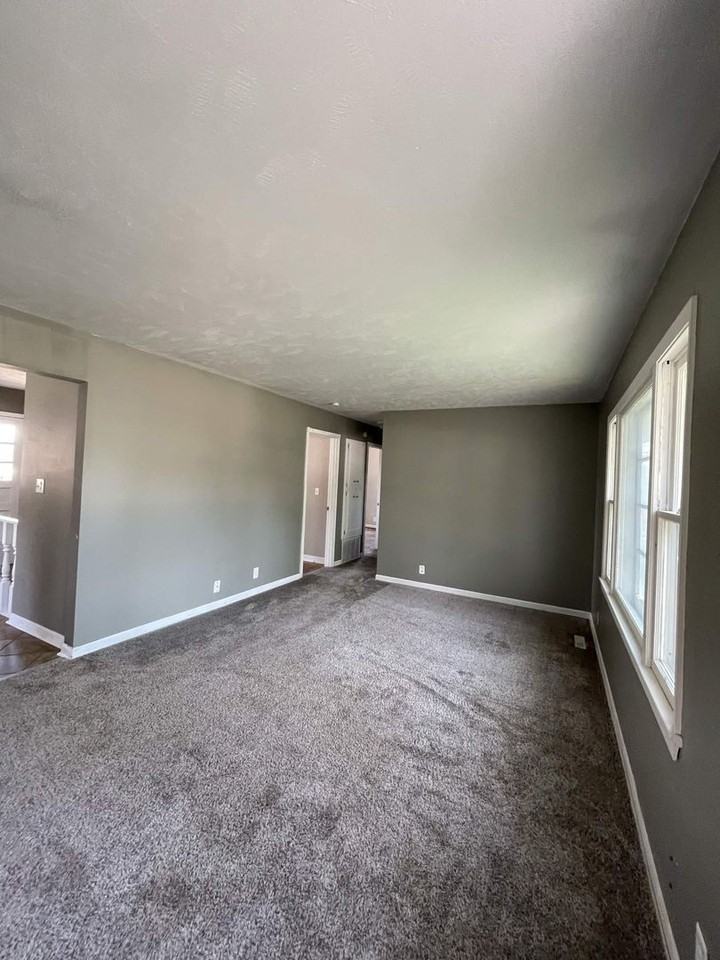 9218 Meredith Ave - Photo 2 of 22