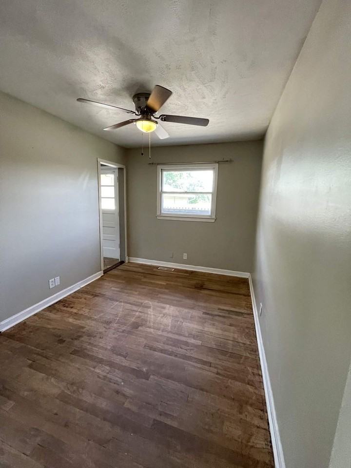 9218 Meredith Ave - Photo 4 of 22