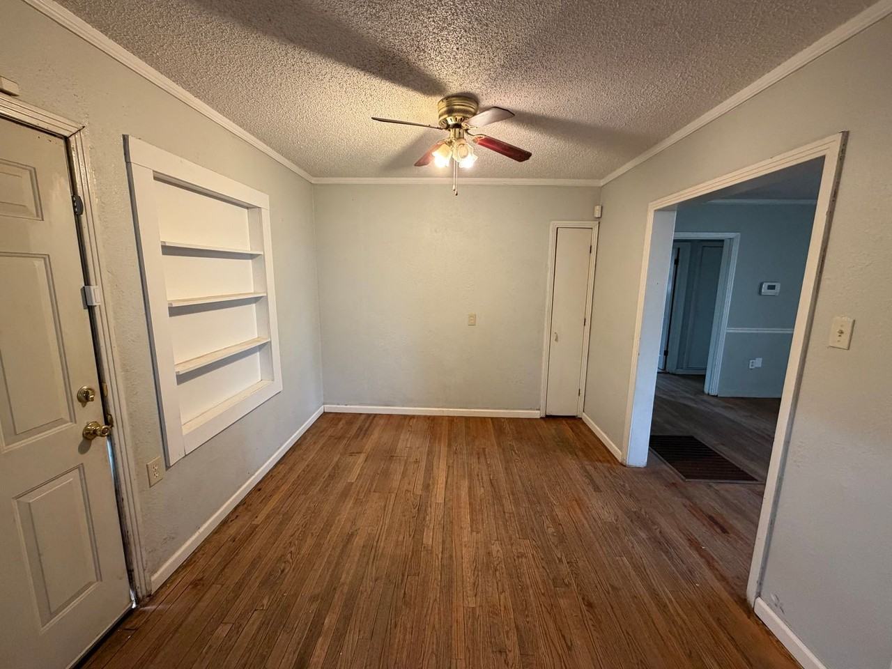 2408 35th St - Photo 4 of 7