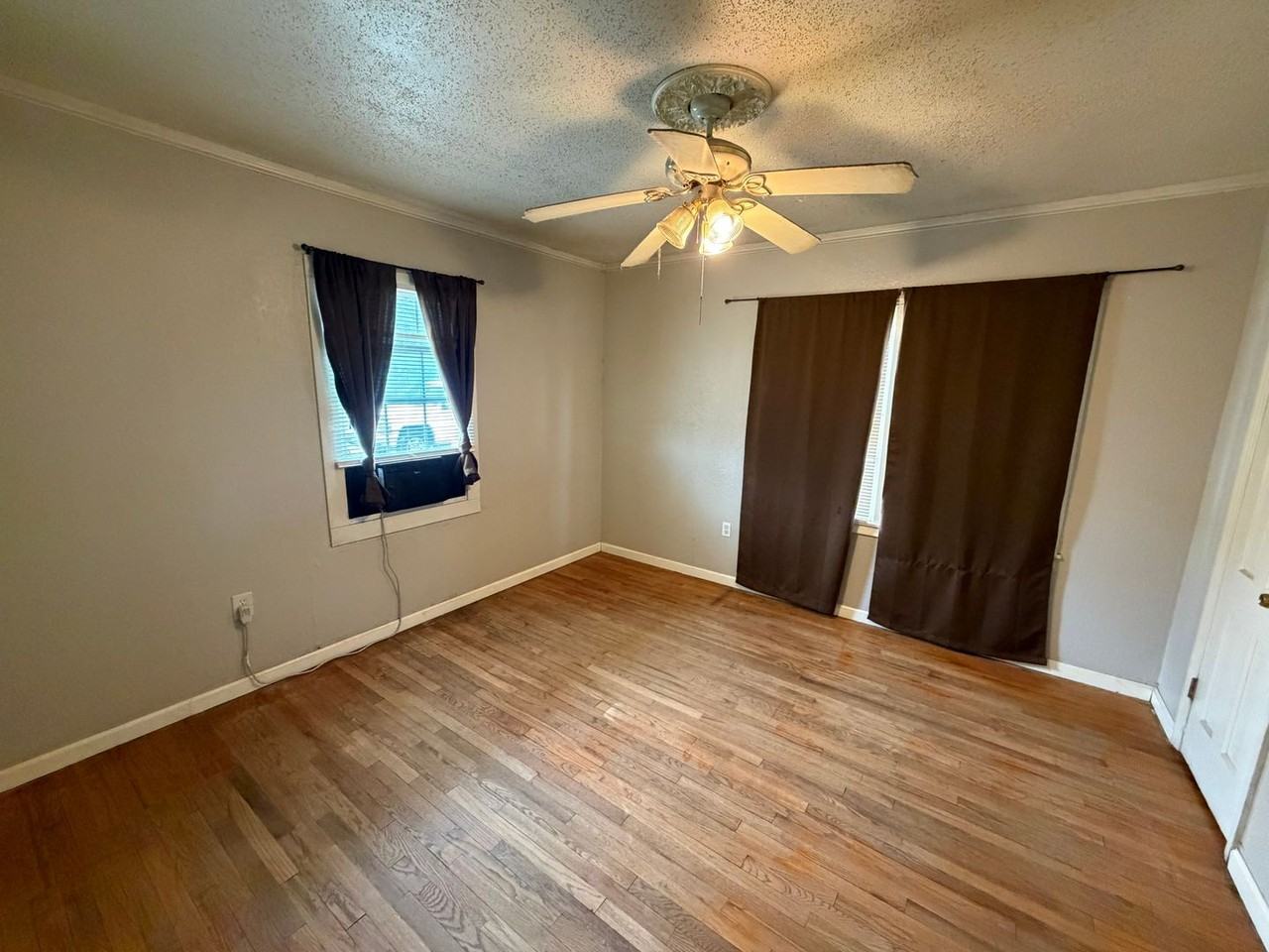 2408 35th St - Photo 5 of 7