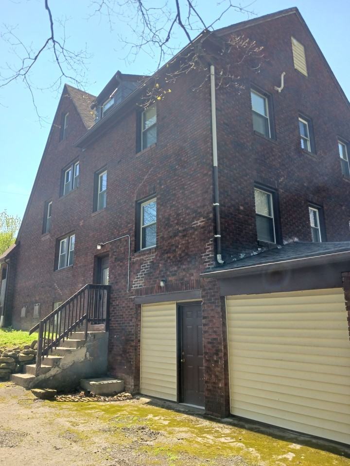 176 Upland Ave - Photo 3 of 35