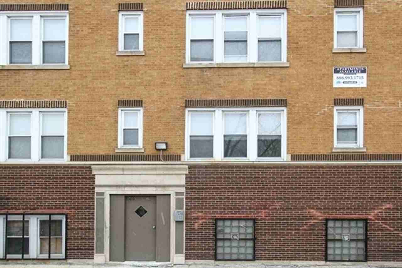 7601 S Coles Ave Chicago, IL 60649 - Photo 6 of 11