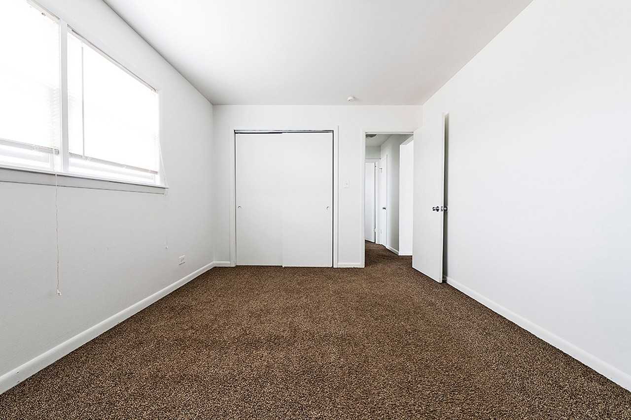 14020 S School St Riverdale, IL 60827 - Photo 4 of 28