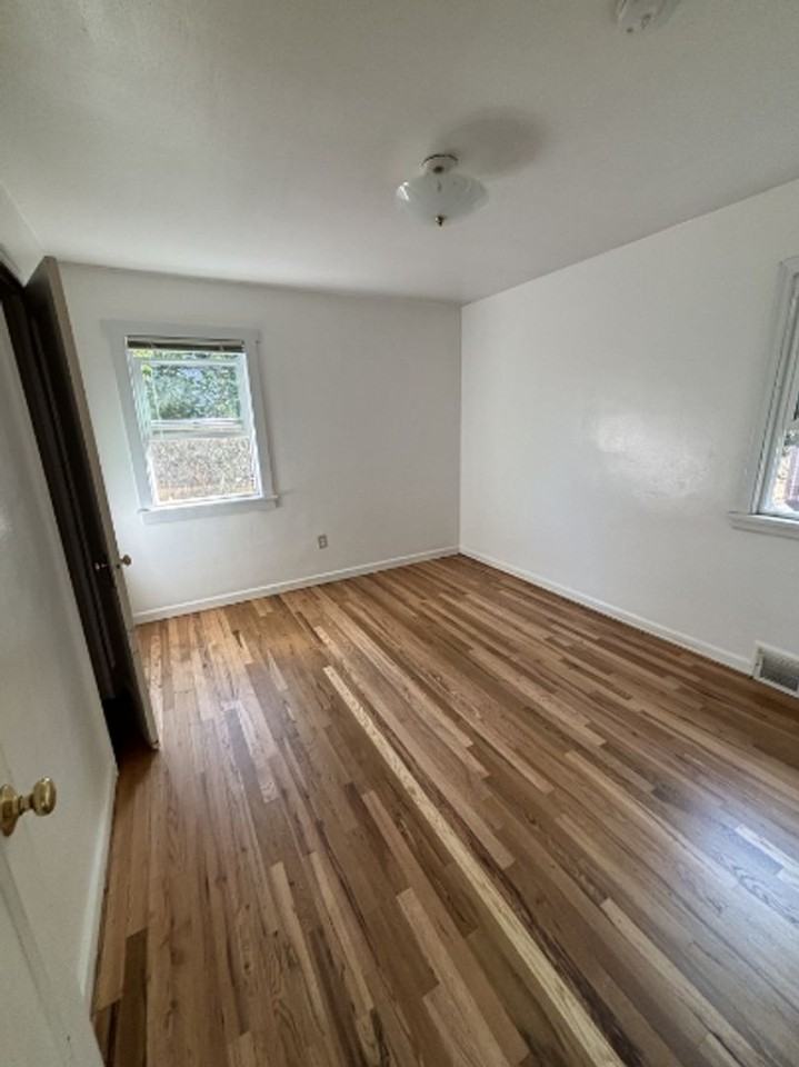 229 Cherry St - Photo 4 of 18