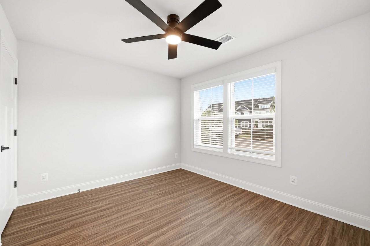 768 Park Ridge Dr - Photo 4 of 34