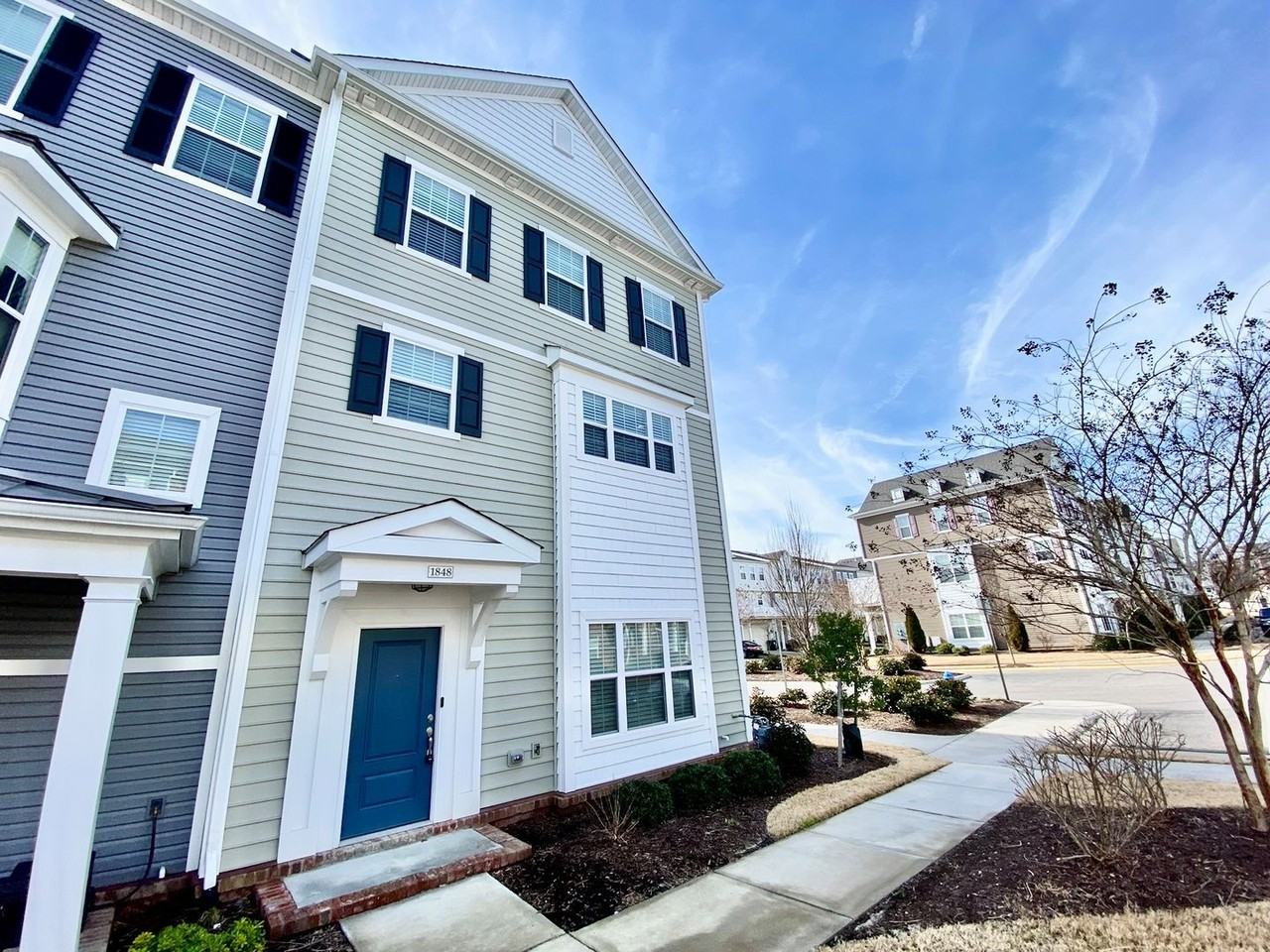1848 Perla Dr