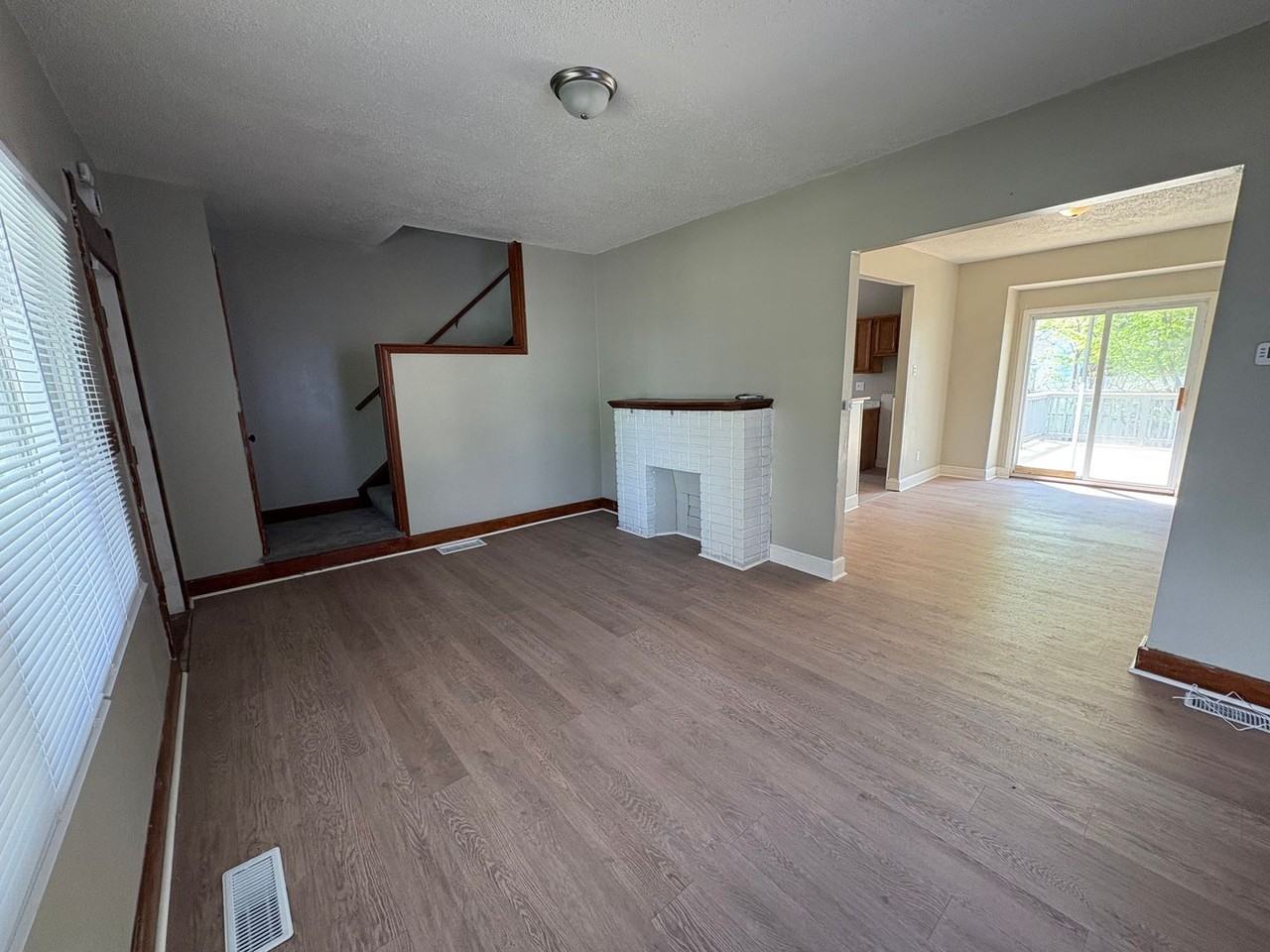 1489 Berdan Ave - Photo 3 of 18