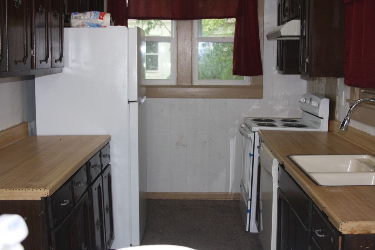 720 N Main St - Photo 5 of 6