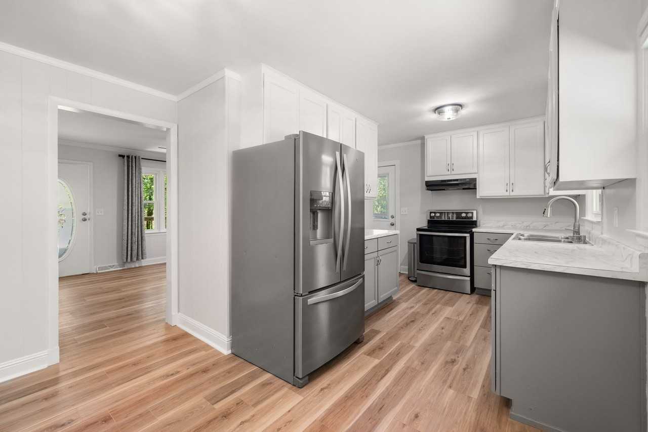 398 Highland Park Rd - Photo 4 of 27
