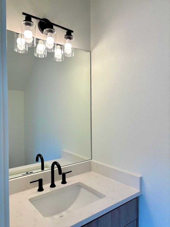 7582 N Alma Ave - Photo 6 of 23