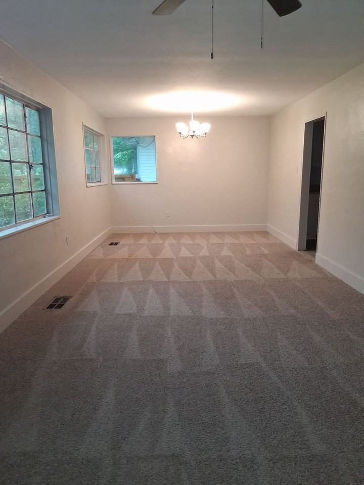 3122 Oak Forest Dr - Photo 2 of 10