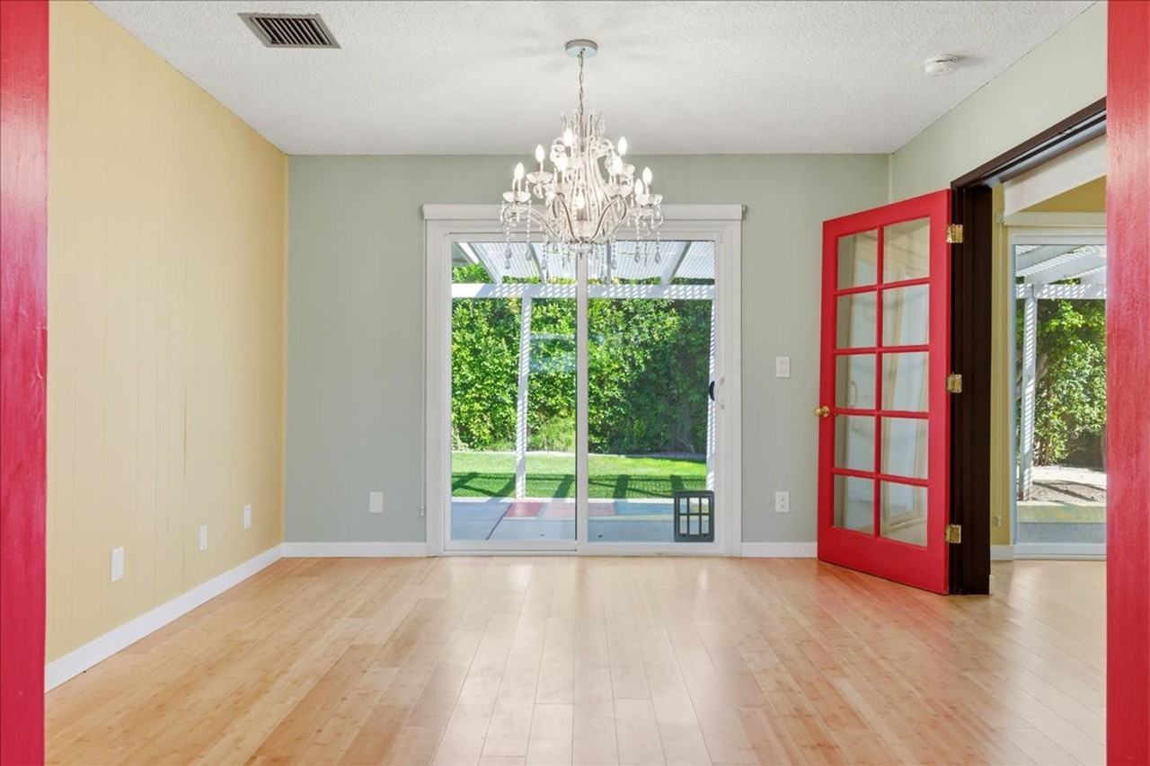 9750 Valencia Dr - Photo 4 of 33