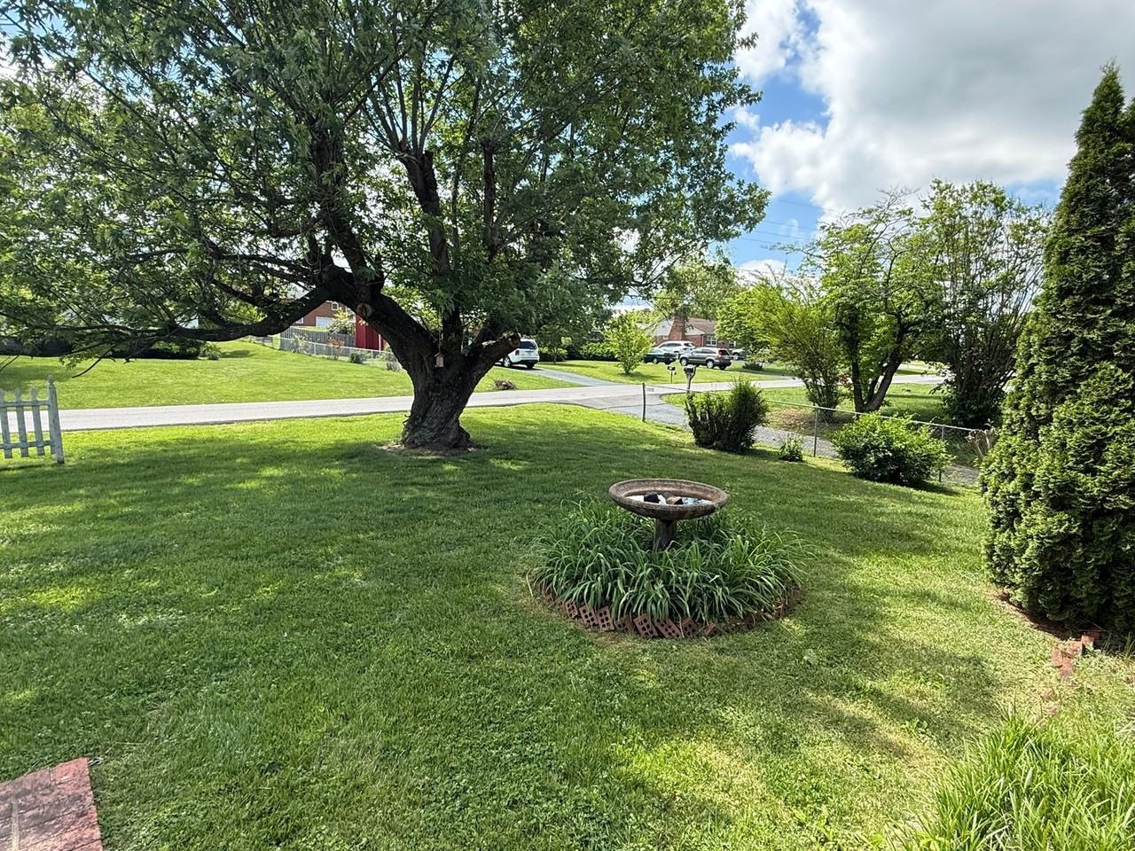 604 Ridgeview Dr - Photo 5 of 34