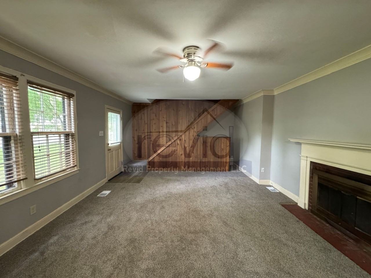 705 S Graham St - Photo 3 of 25