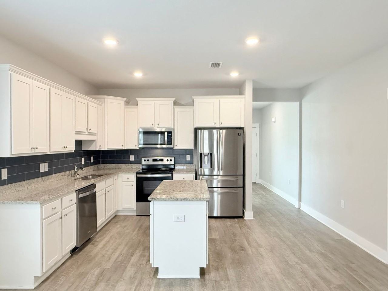 5849 Danbury Blvd - Photo 5 of 17
