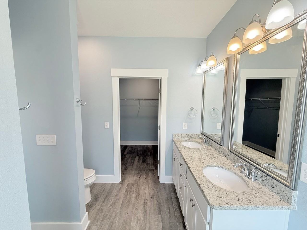 5849 Danbury Blvd - Photo 7 of 17