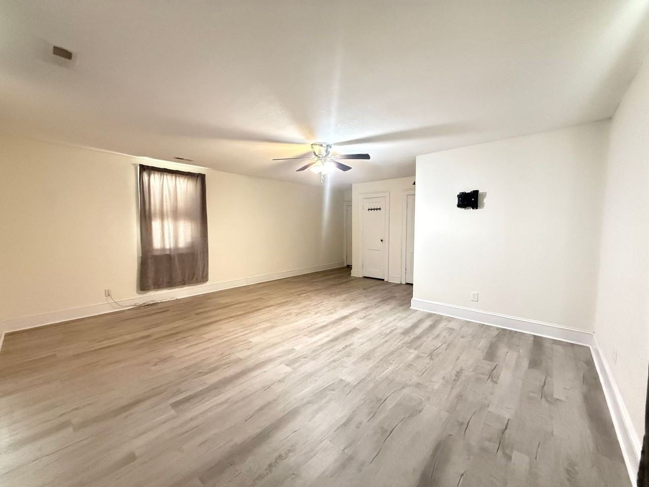 2605 Bapaume Ave - Photo 6 of 12