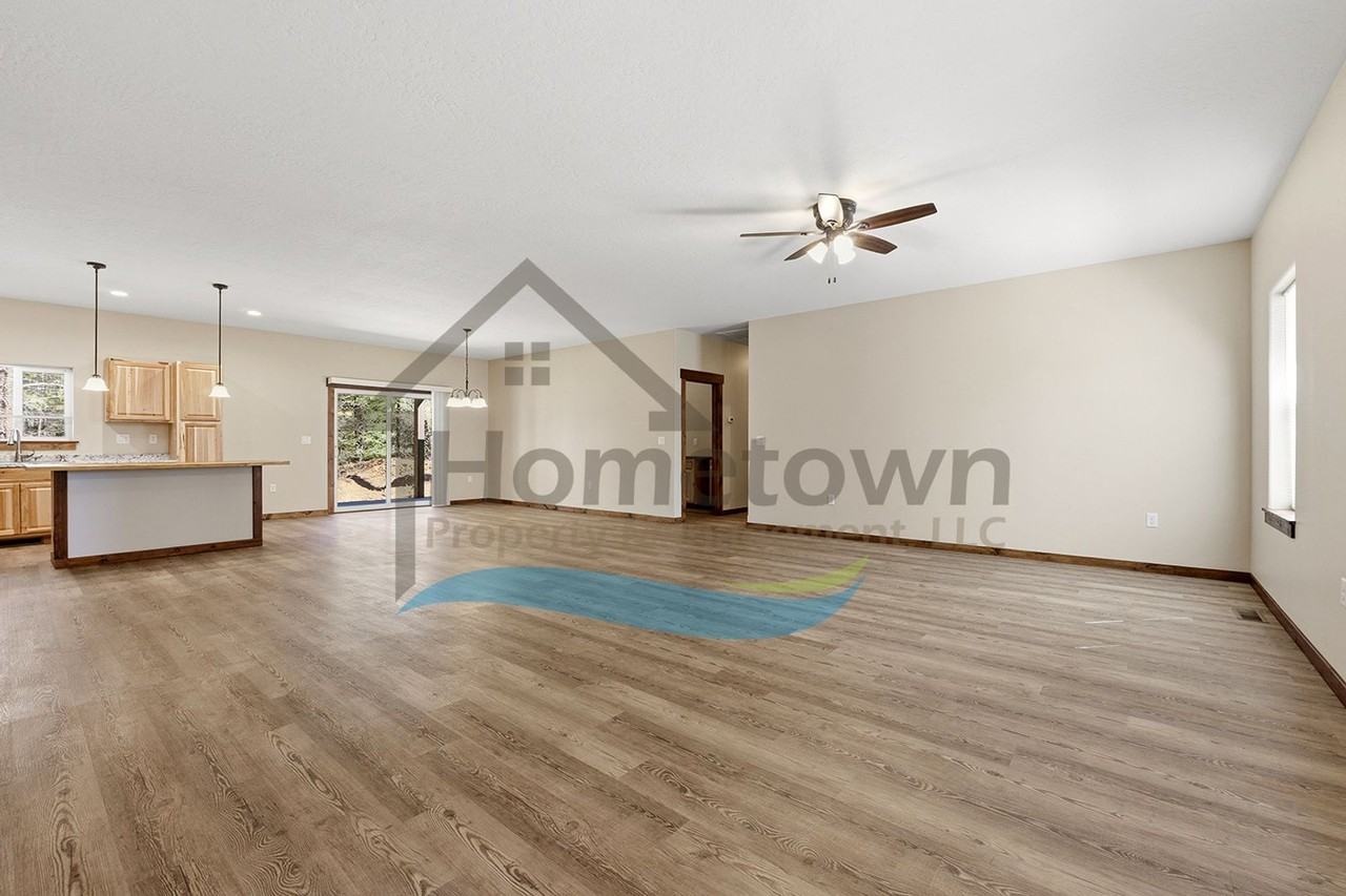 461 Shadow Green Rd - Photo 4 of 38