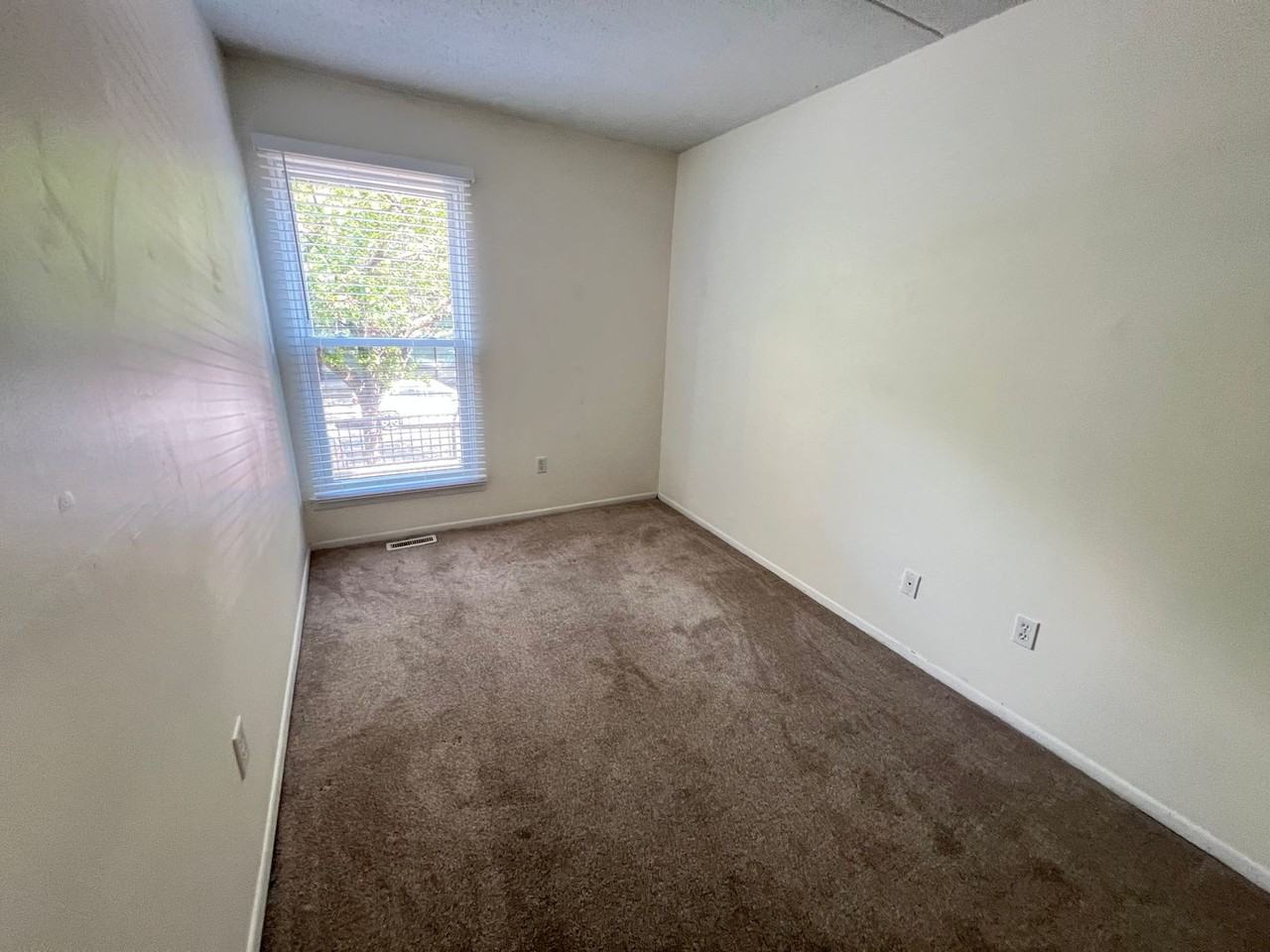 496 N 19th St - Photo 6 of 21