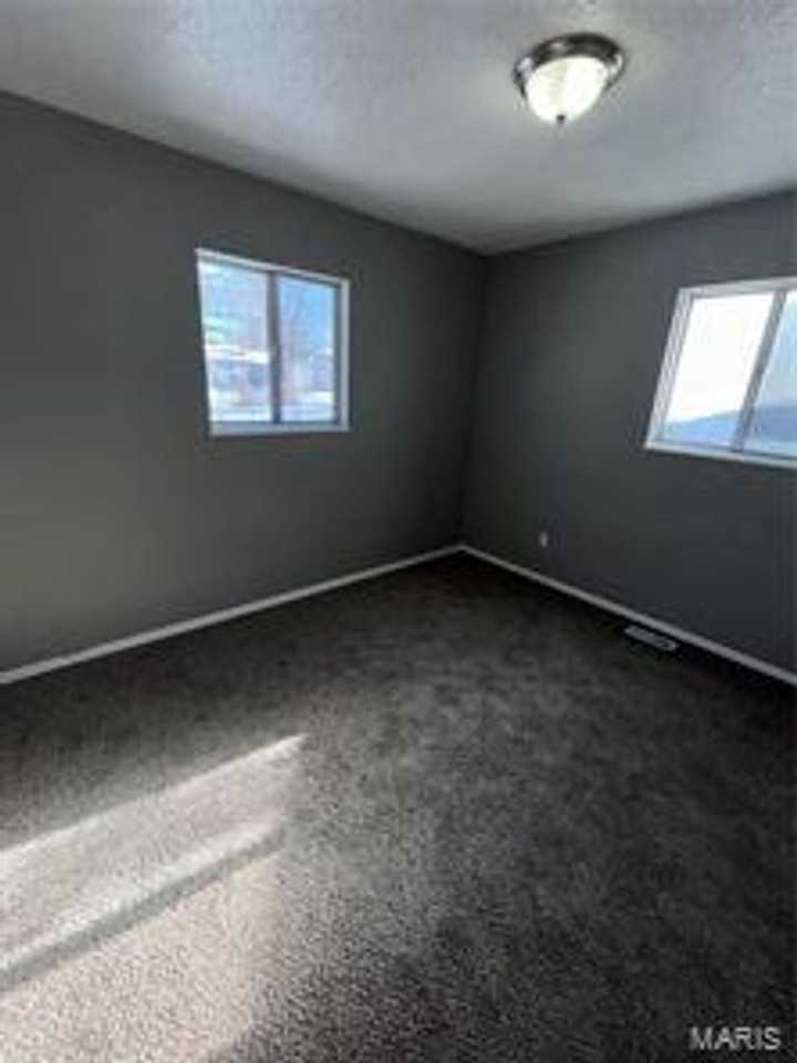1417 Richard Dr - Photo 3 of 8