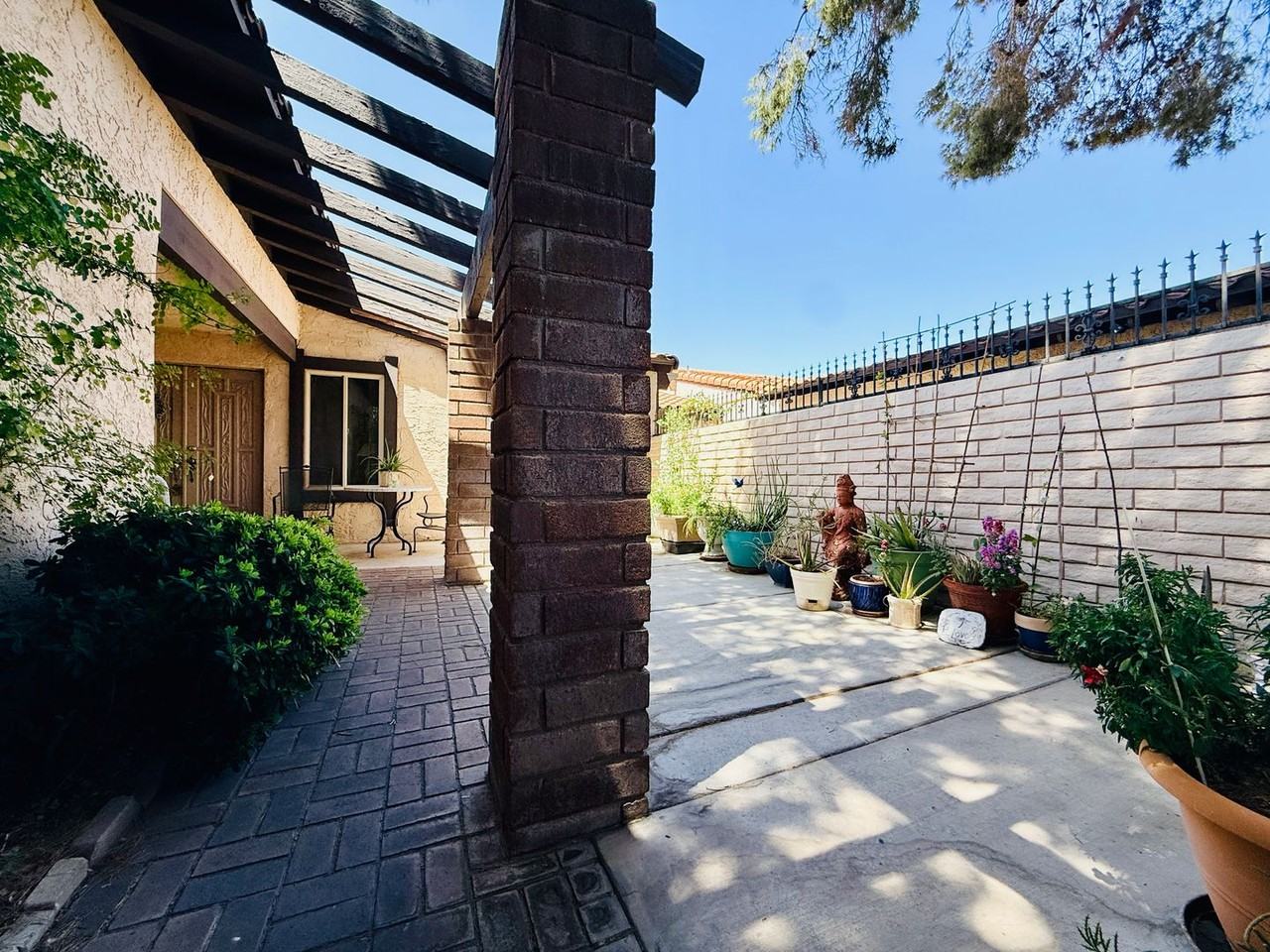 2212 Plaza Del Prado - Photo 3 of 50