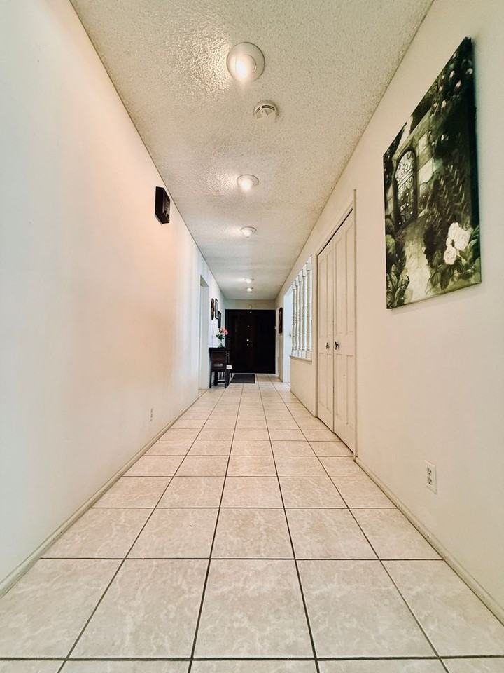 2212 Plaza Del Prado - Photo 7 of 50