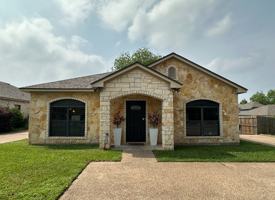 featured image of 221 Gurley Ln