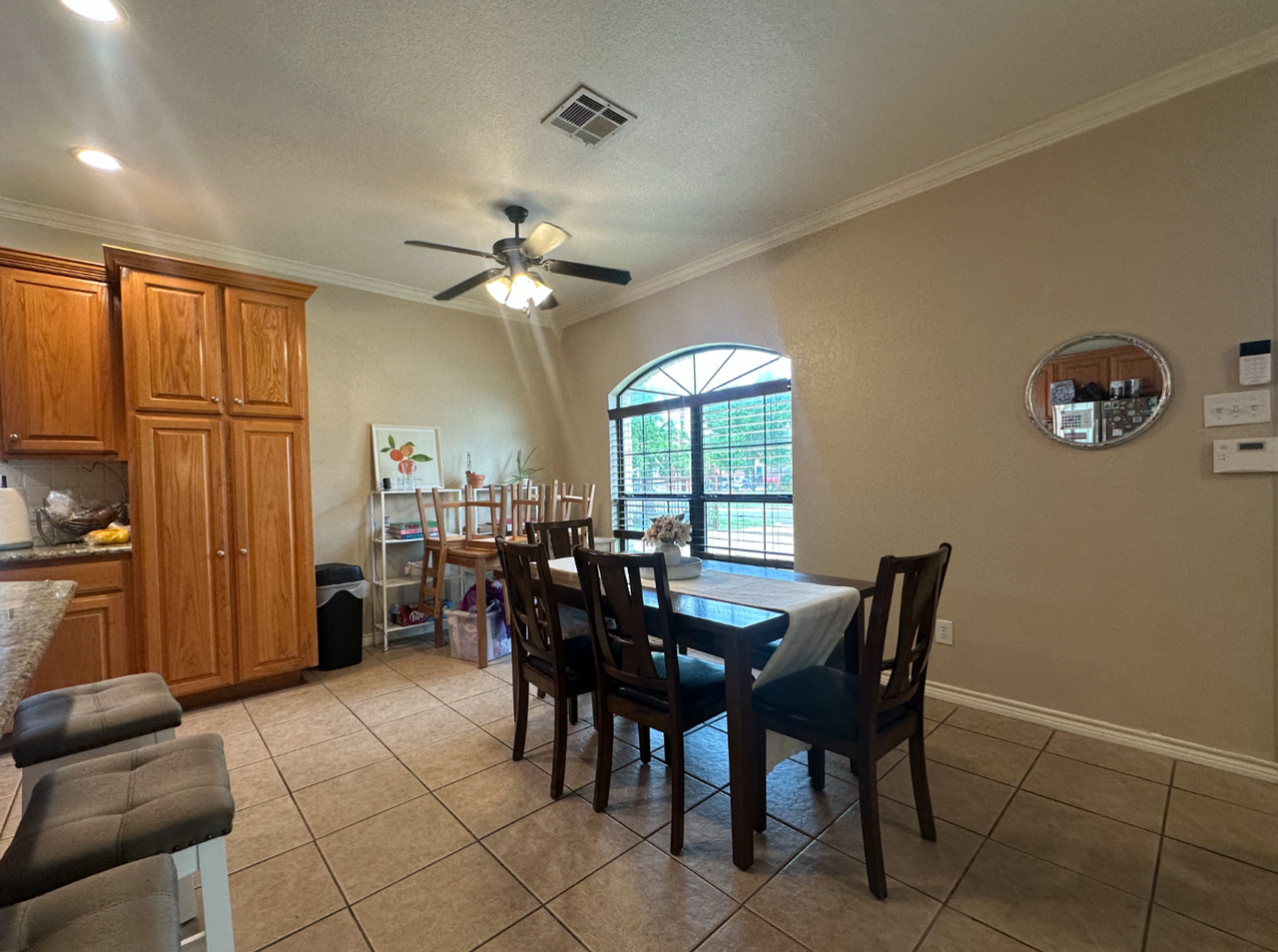 221 Gurley Ln - Photo 4 of 30