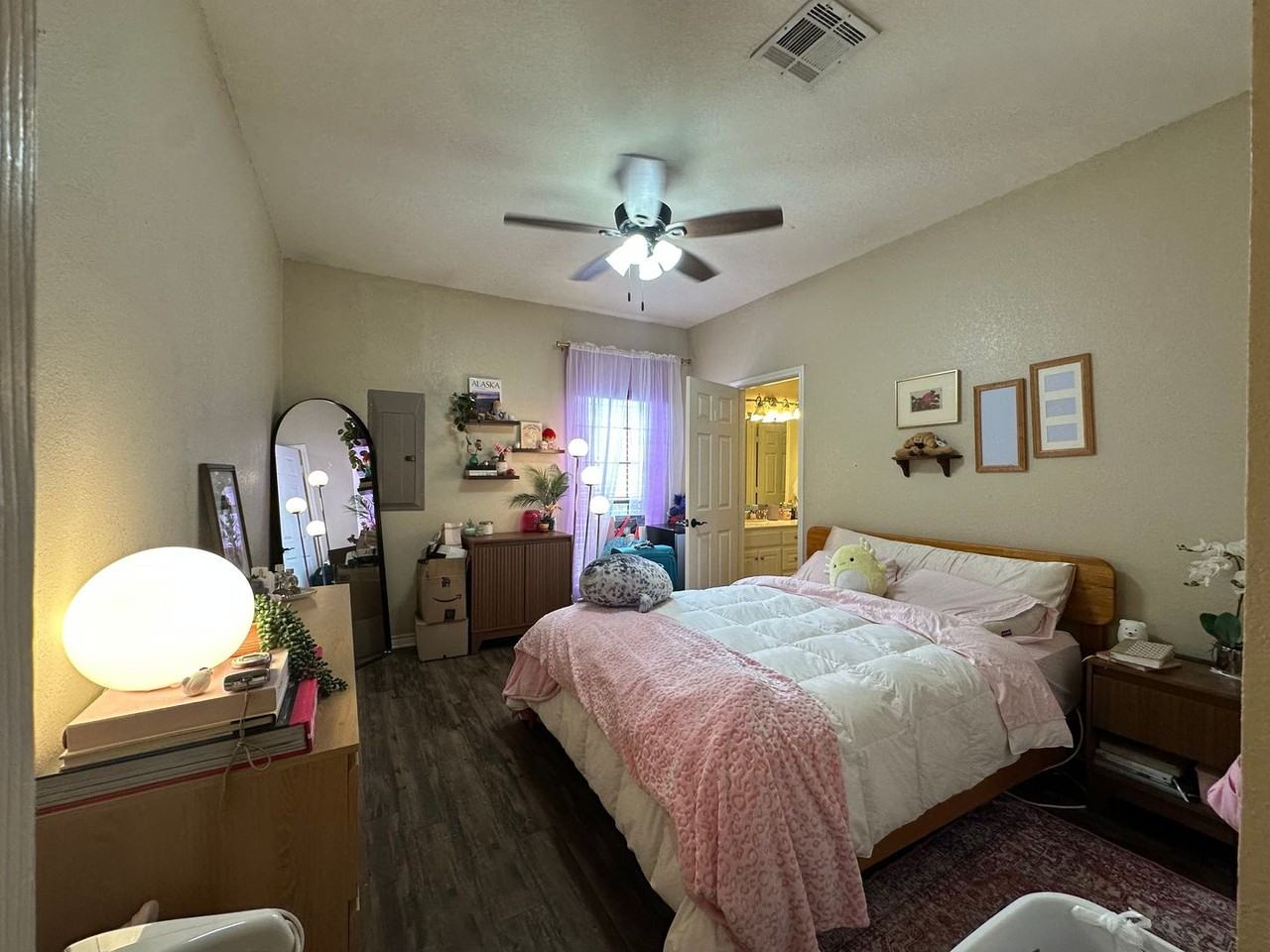 221 Gurley Ln - Photo 7 of 30